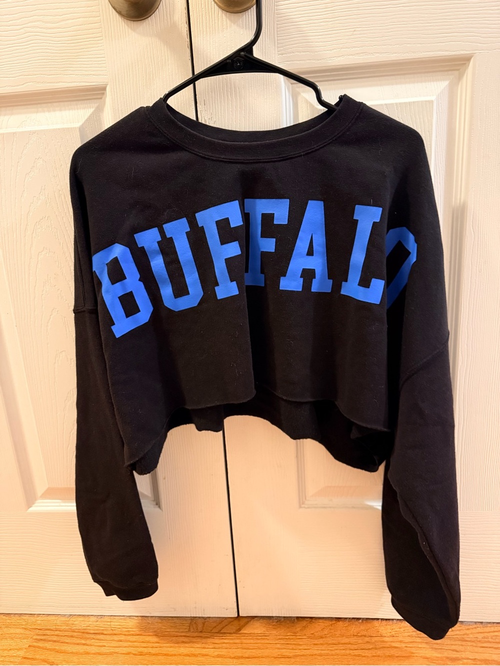 “Buffalo” - Black Cropped Long-Sleeve Top - size XL
